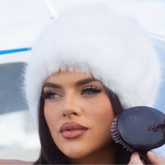 🔥Hot Girl Winter White Faux Fur Bucket Hat🔥 - Picture 3 of 3